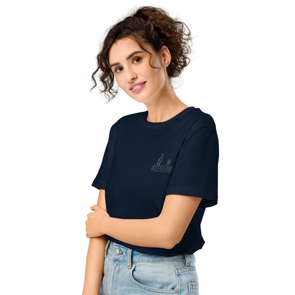 Peace & Cheers - Unisex Bio-T-Shirt – Bild 6
