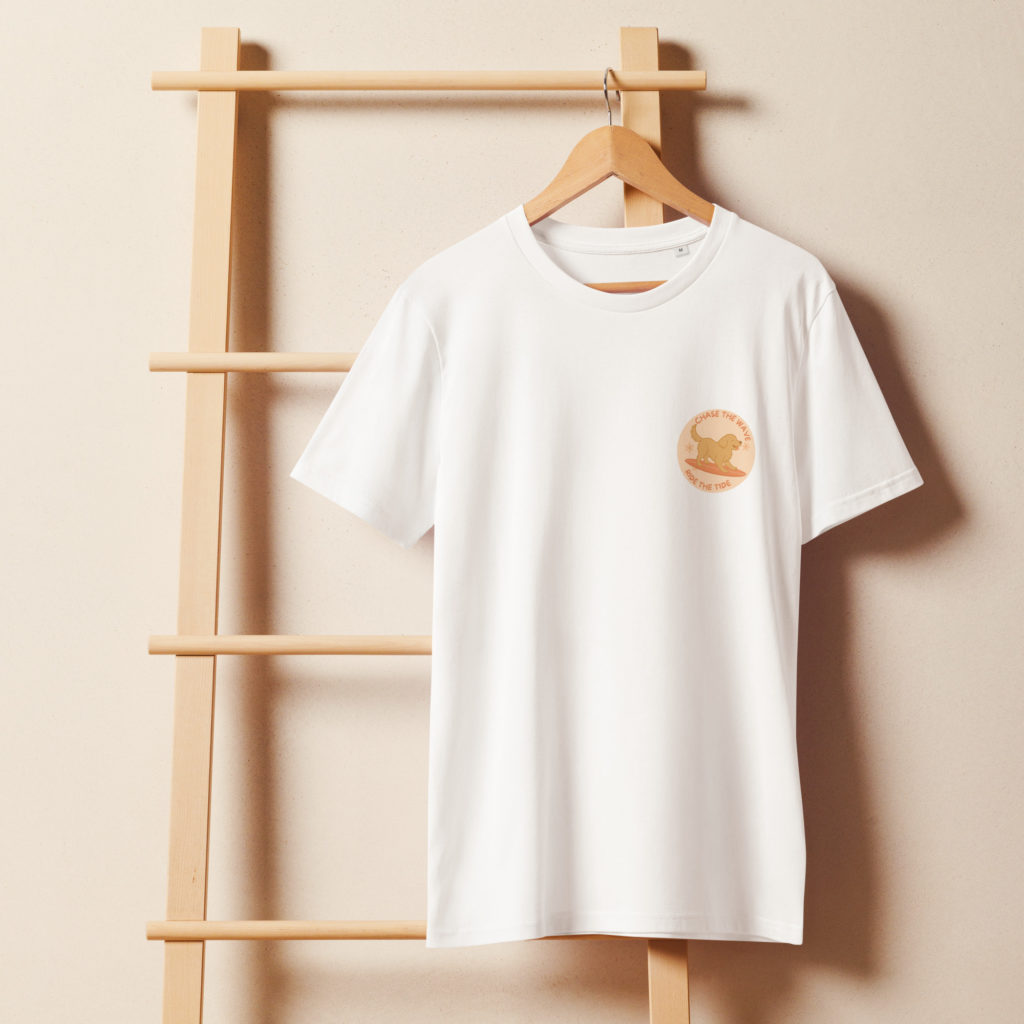 Chase the wave, ride the tide - Unisex Bio-T-Shirt – Bild 9